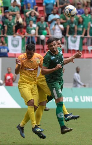 Jogo teve bastante disputa, com vantagem para no alviverde. (Ricardo Botelho/DF Sports).