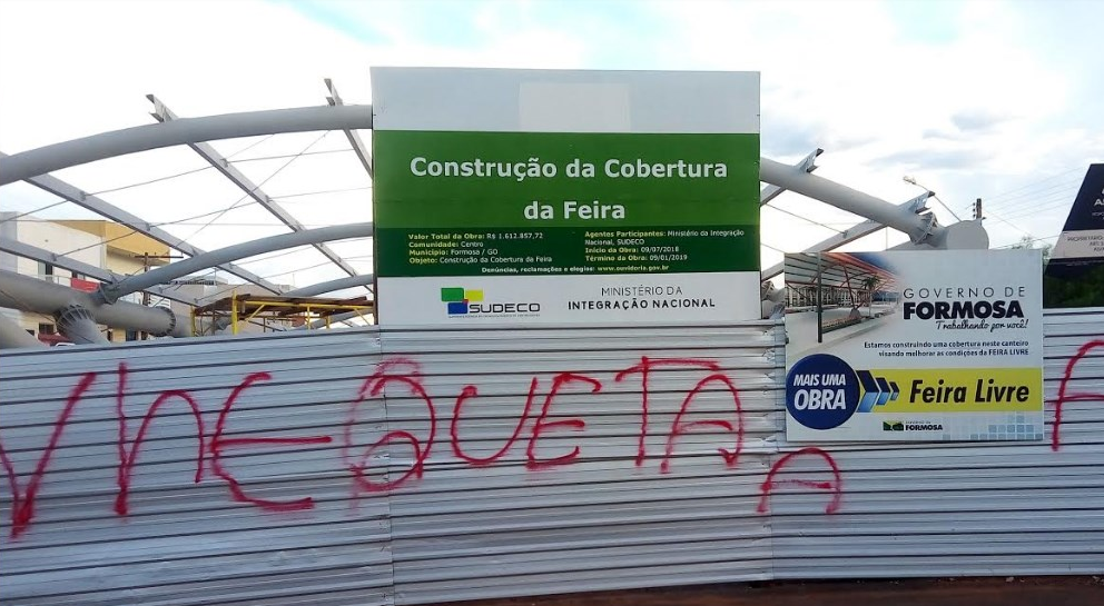 Informações sobre a construção da feira coberta - Foto: Dany Schnorr