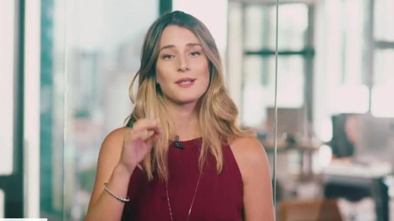 Bettina Rudolph caiu nas graças da internet. Imagem: Reprodução / YouTube