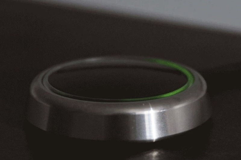 Dispositivo acende um led indicando o multiplo acionamento — Foto: Divulgação/LoveSync