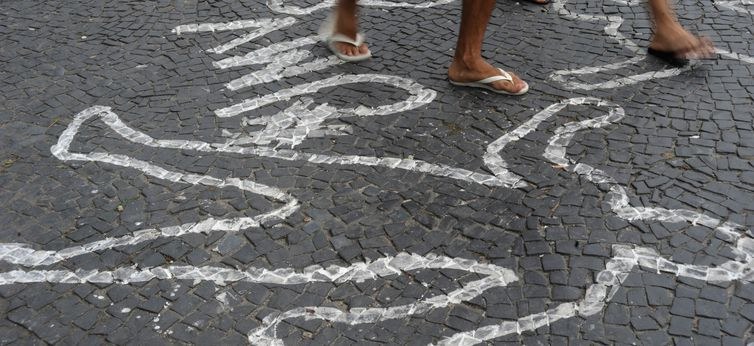 Em 2016, foram registradas 9.517 mortes violentas de crianças e adolescentes no país - Fernando Frazão/Arquivo/Agência Brasil
