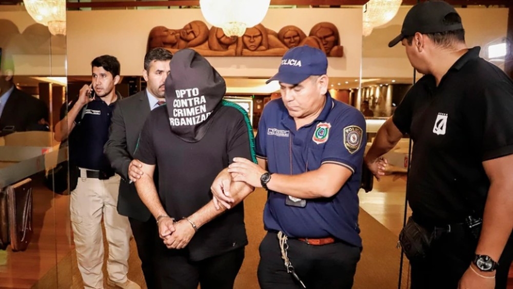 María Isabel Gayoso Esperanza e Apolonia Caballero chegam à Promotoria para depoimento no caso Ronaldinho — Foto: Divulgação/Ministério Público do Paraguai