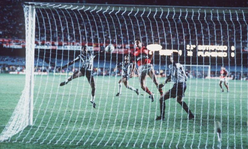 O atacante Maurício, do Botafogo, faz o gol do título sobre o Flamengo e acaba com o jejum de 21 anos sem títulos Foto: Marcos André Pinto
